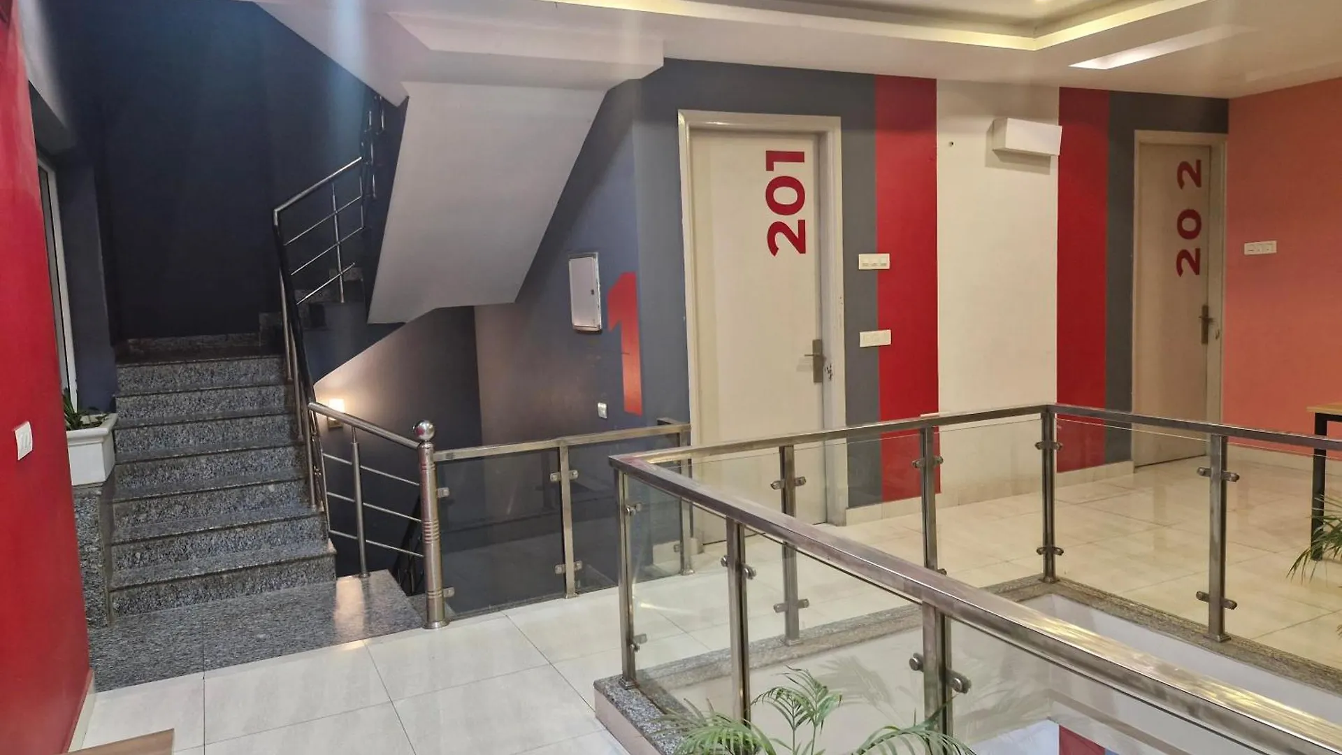 Hotel Wedlock Near Medanta Hospital Gurgaon 3*,