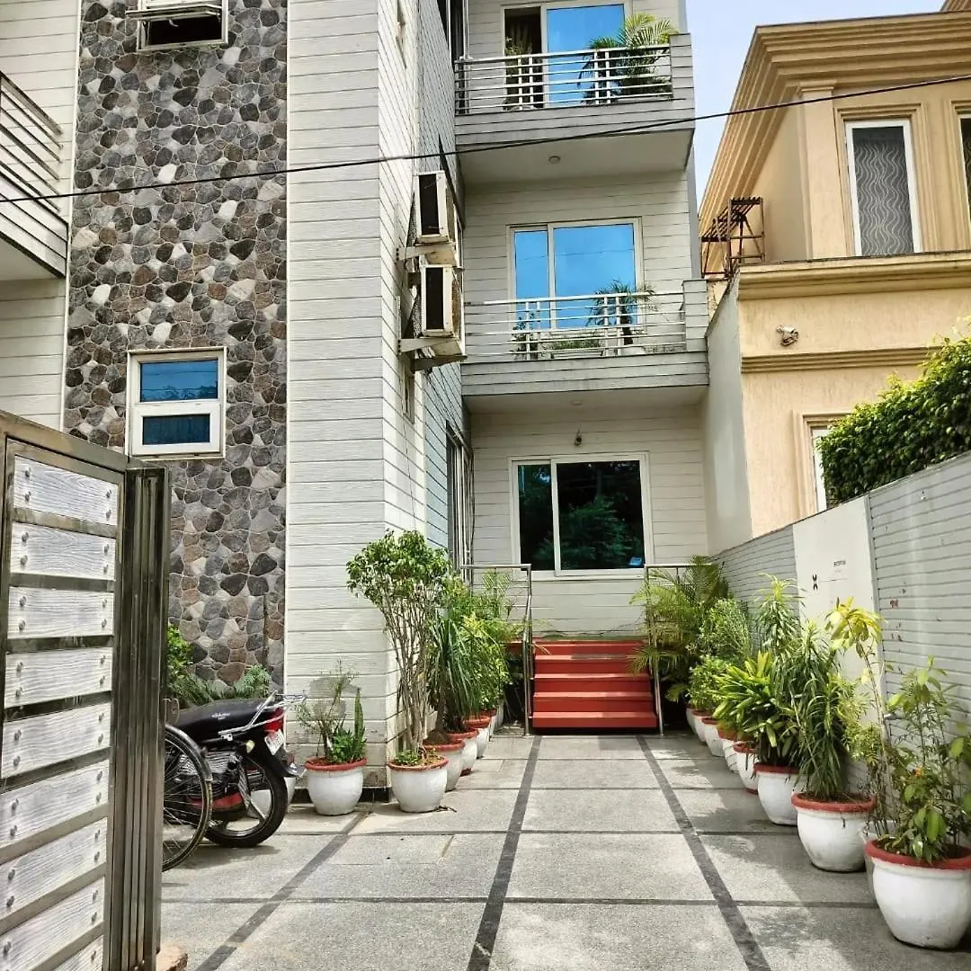 ***  Hotel Wedlock Near Medanta Hospital Gurgaon India